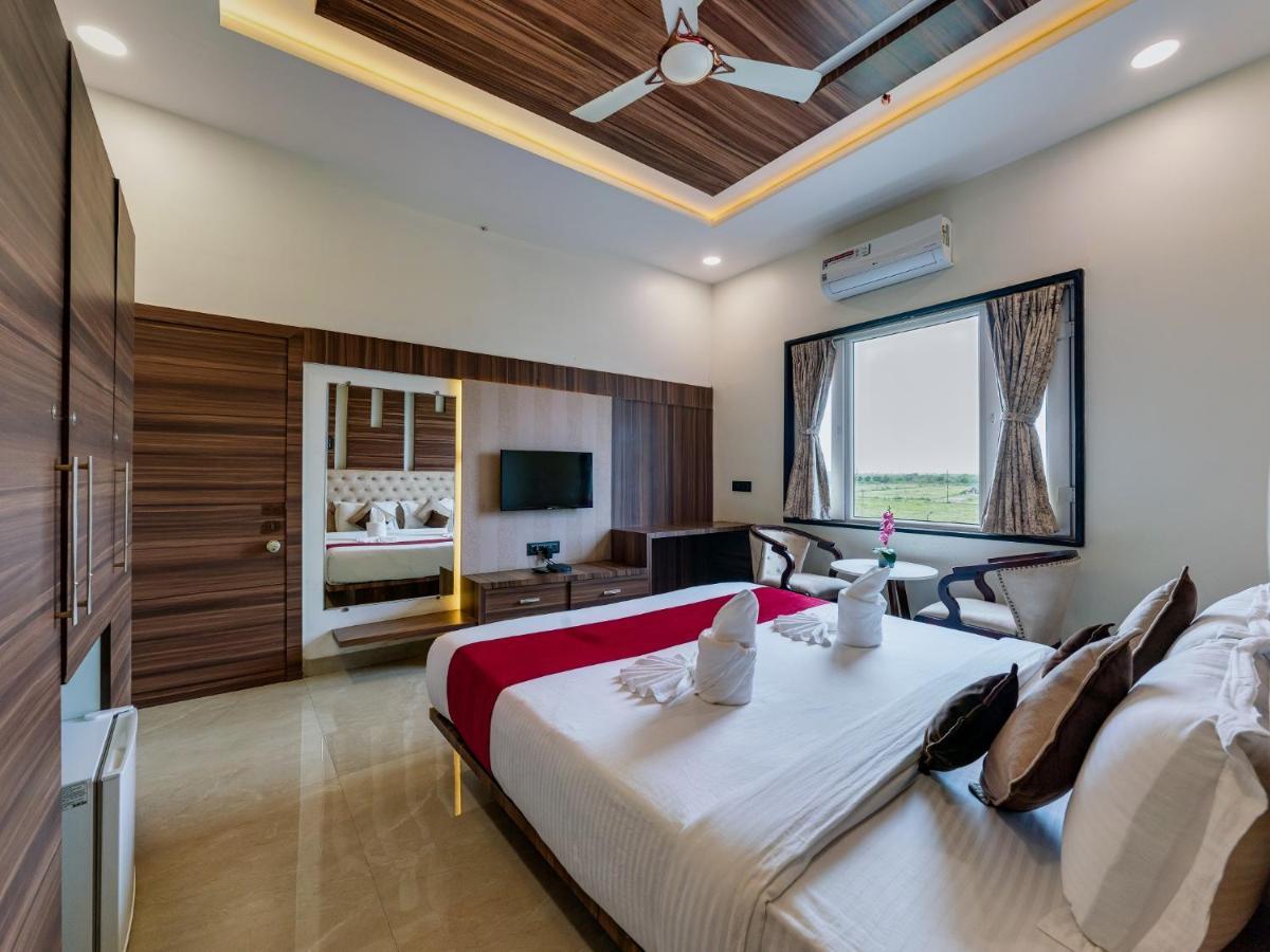 Hotel Chandradeep Regency Dhule Exteriér fotografie
