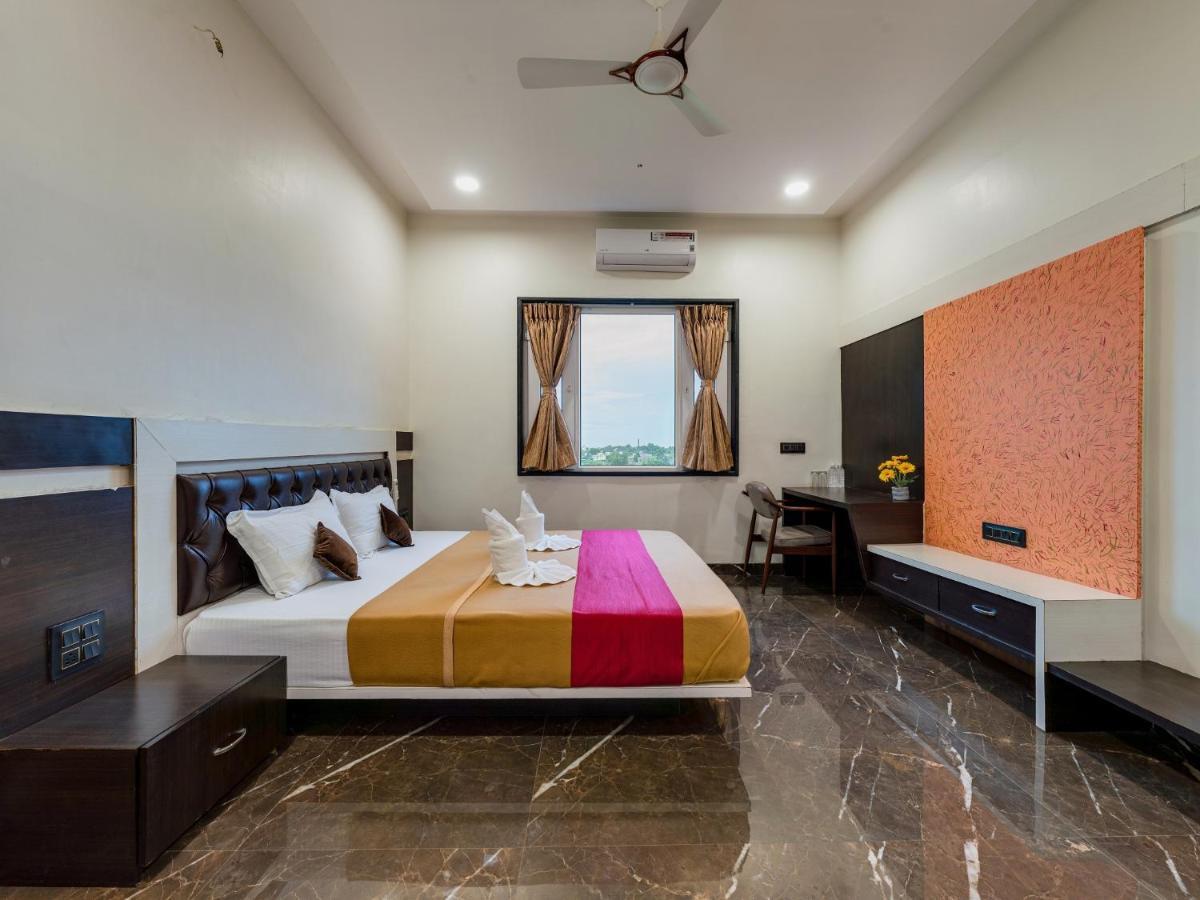 Hotel Chandradeep Regency Dhule Exteriér fotografie