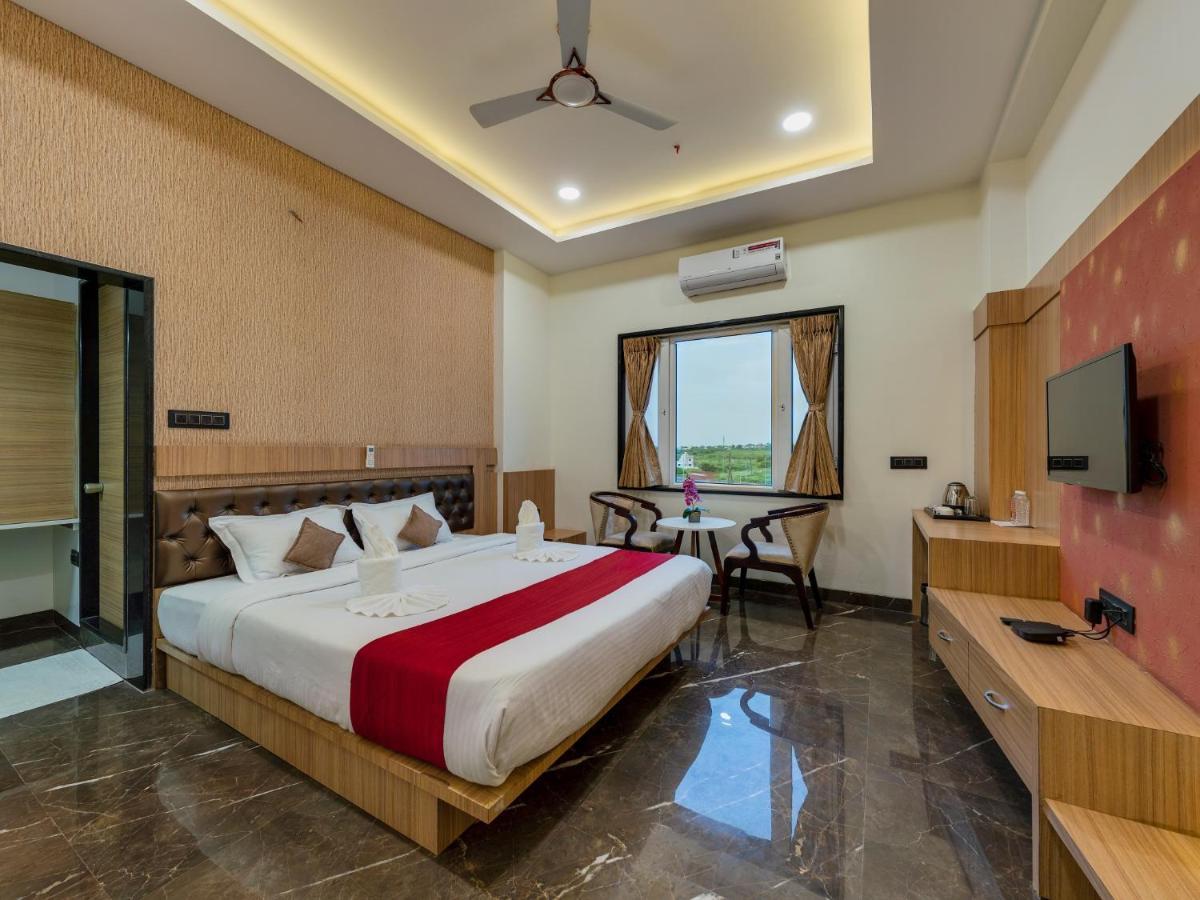 Hotel Chandradeep Regency Dhule Exteriér fotografie
