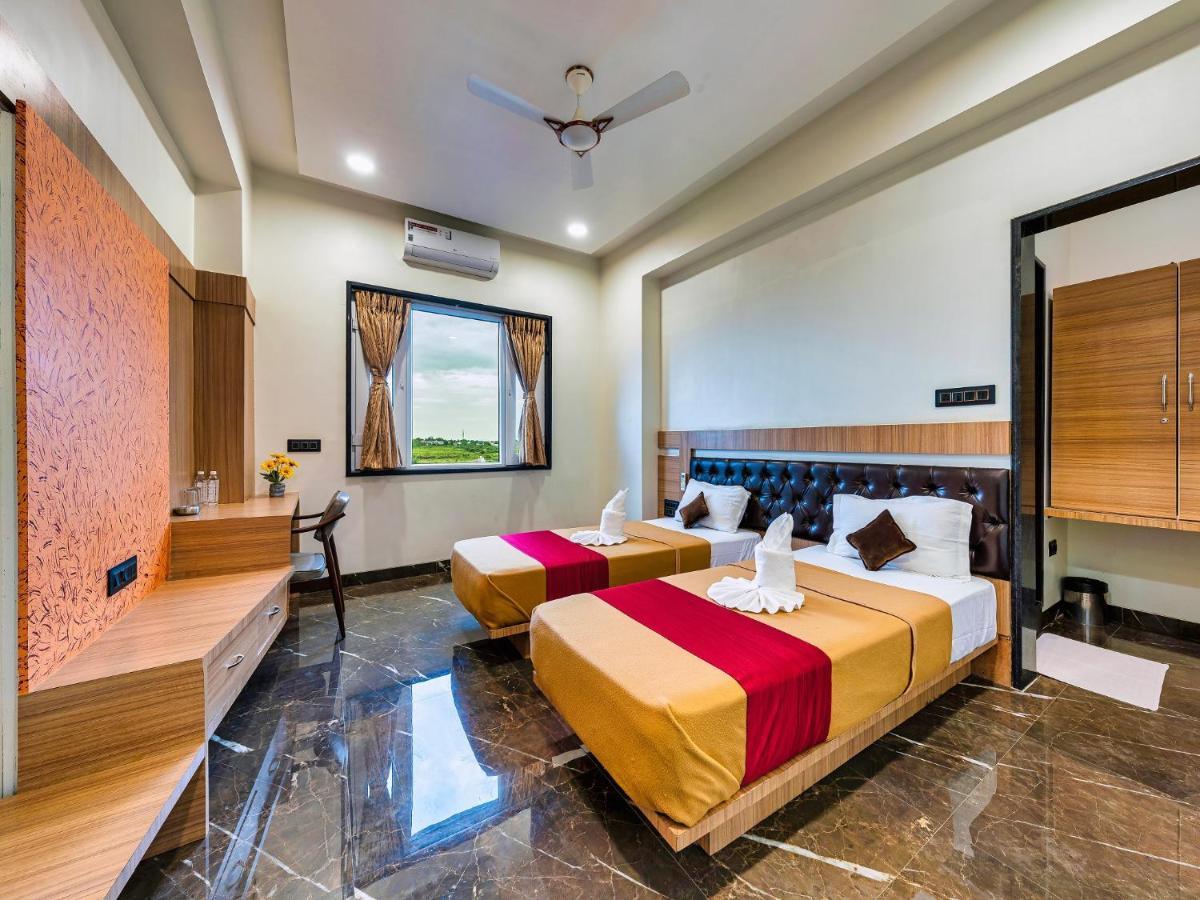 Hotel Chandradeep Regency Dhule Exteriér fotografie