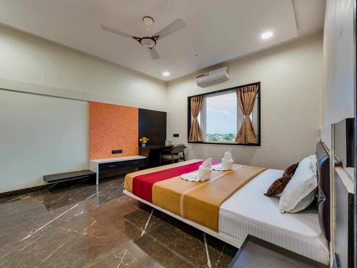 Hotel Chandradeep Regency Dhule Exteriér fotografie