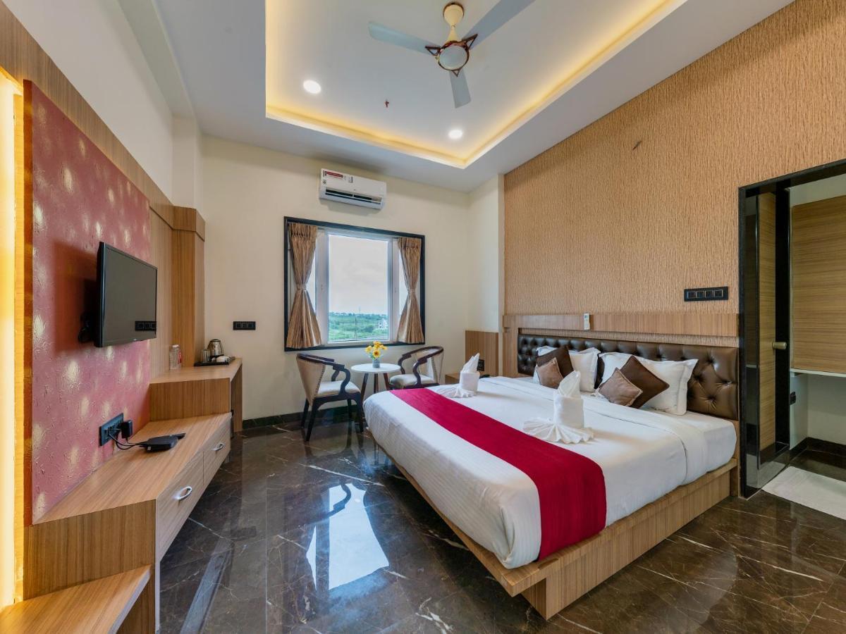 Hotel Chandradeep Regency Dhule Exteriér fotografie