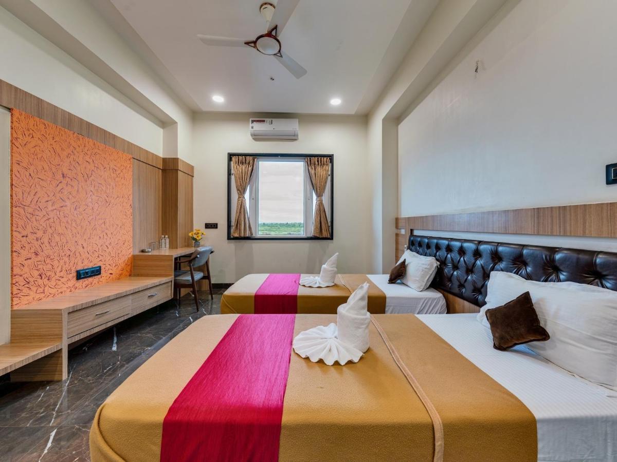 Hotel Chandradeep Regency Dhule Exteriér fotografie