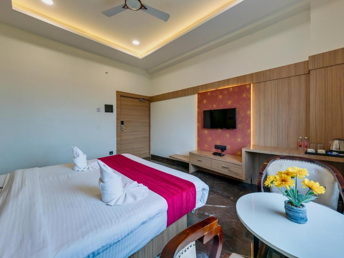 Hotel Chandradeep Regency Dhule Exteriér fotografie