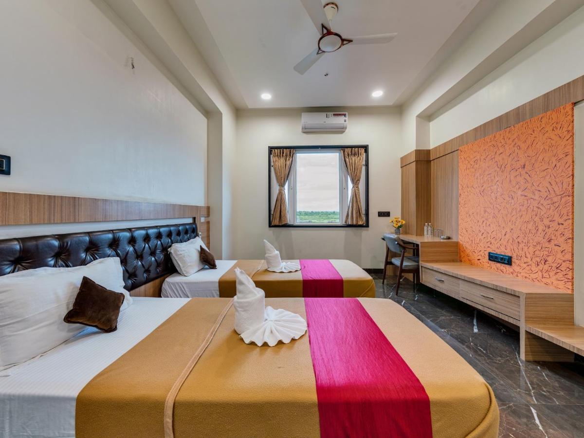 Hotel Chandradeep Regency Dhule Exteriér fotografie